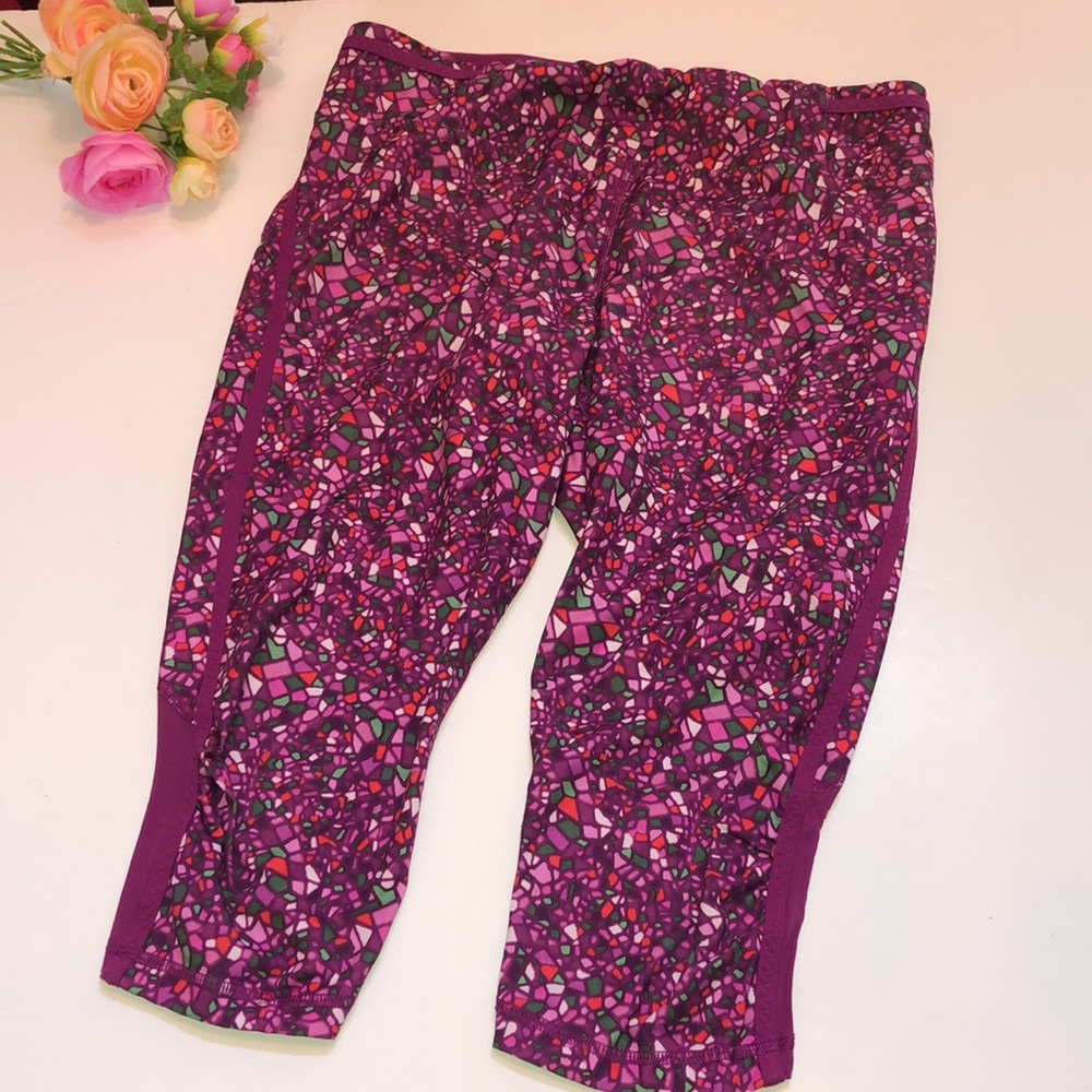 Lululemon Crop Size 10 Real Quick Crop Paradise Camo Multi Regal Plum - Picture 1 of 15